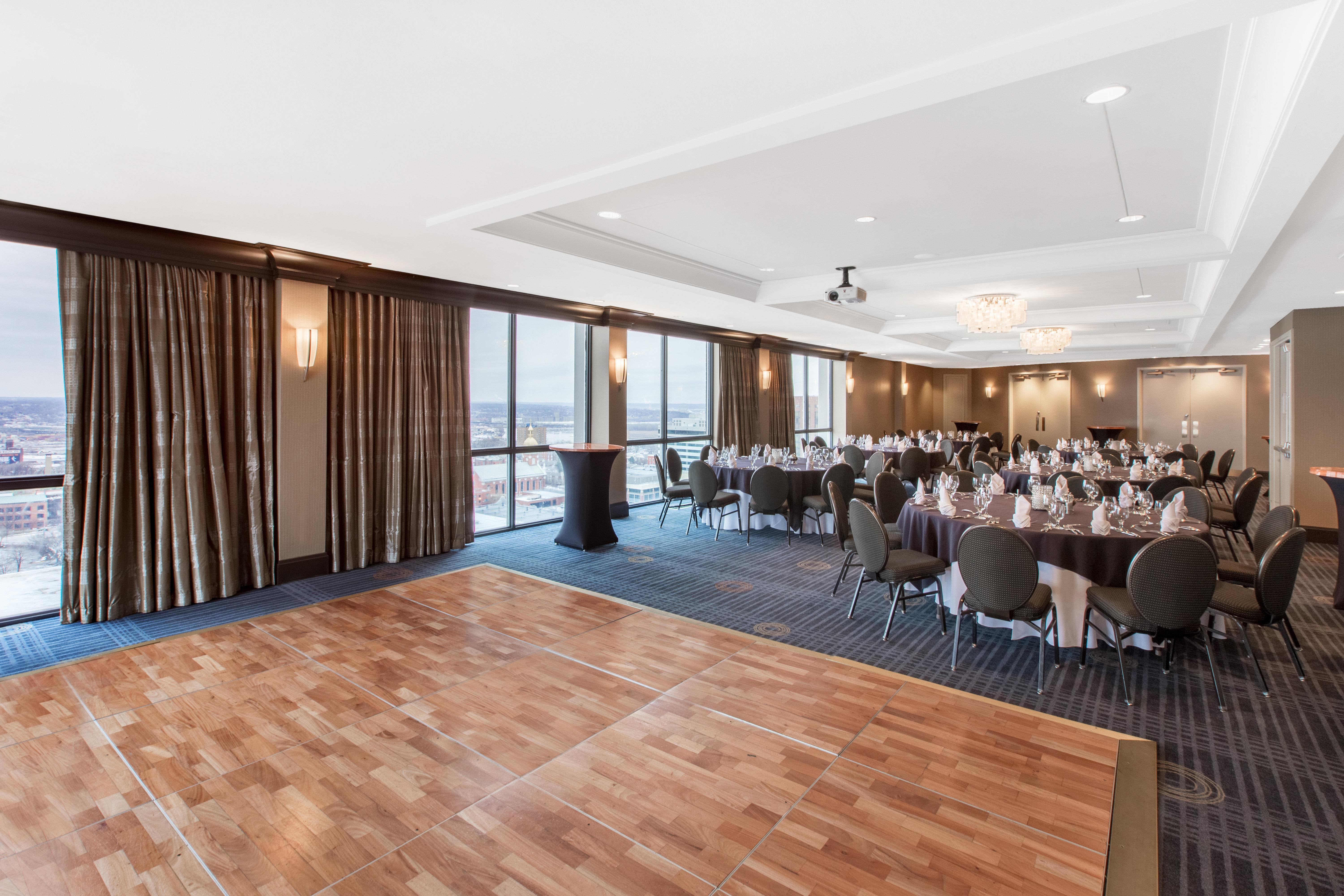 Crowne Plaza Kansas City Downtown By Ihg Bagian luar foto